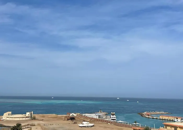 Stunning Sea View 1br On Corniche Road Hurghada