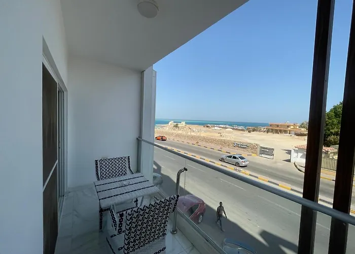 Stunning Sea View 1br On Corniche Road Hurghada